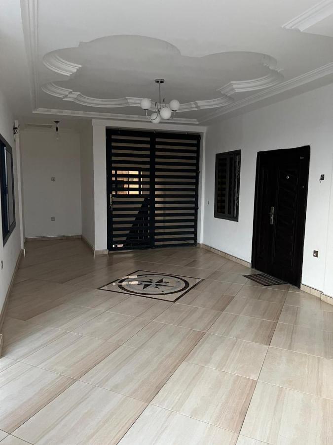 Baffour Apartments Adiebeba Exterior foto